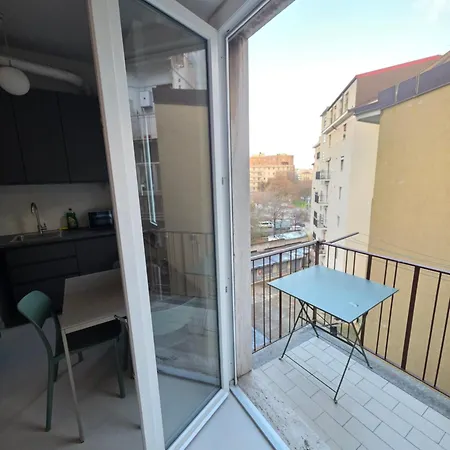 דירה Maciachini - Menabrea With Balcony Next To Metro M1 - 15 Min To Duomo מילאנו